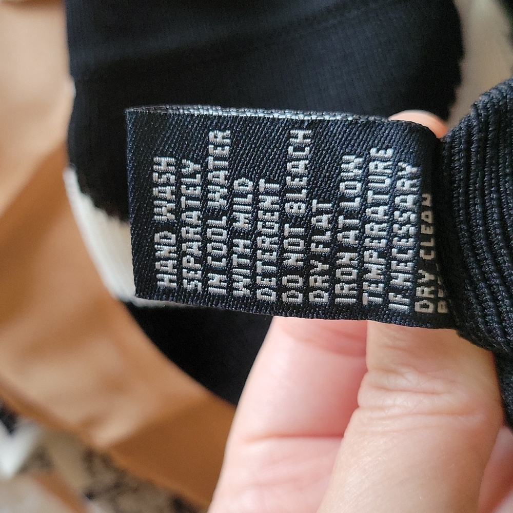 Runway Sweater - Picture 4 of 5